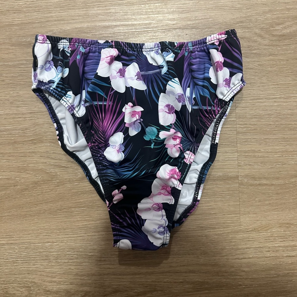 Cleo the Hurricane Orchid Print Hot Pants